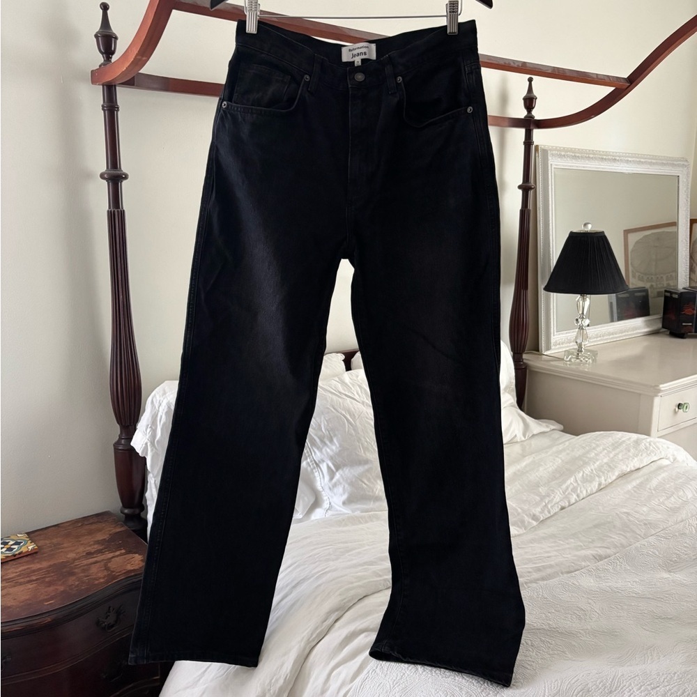 Reformation Val 90s Mid Rise Straight Jean in Black Vana Wash